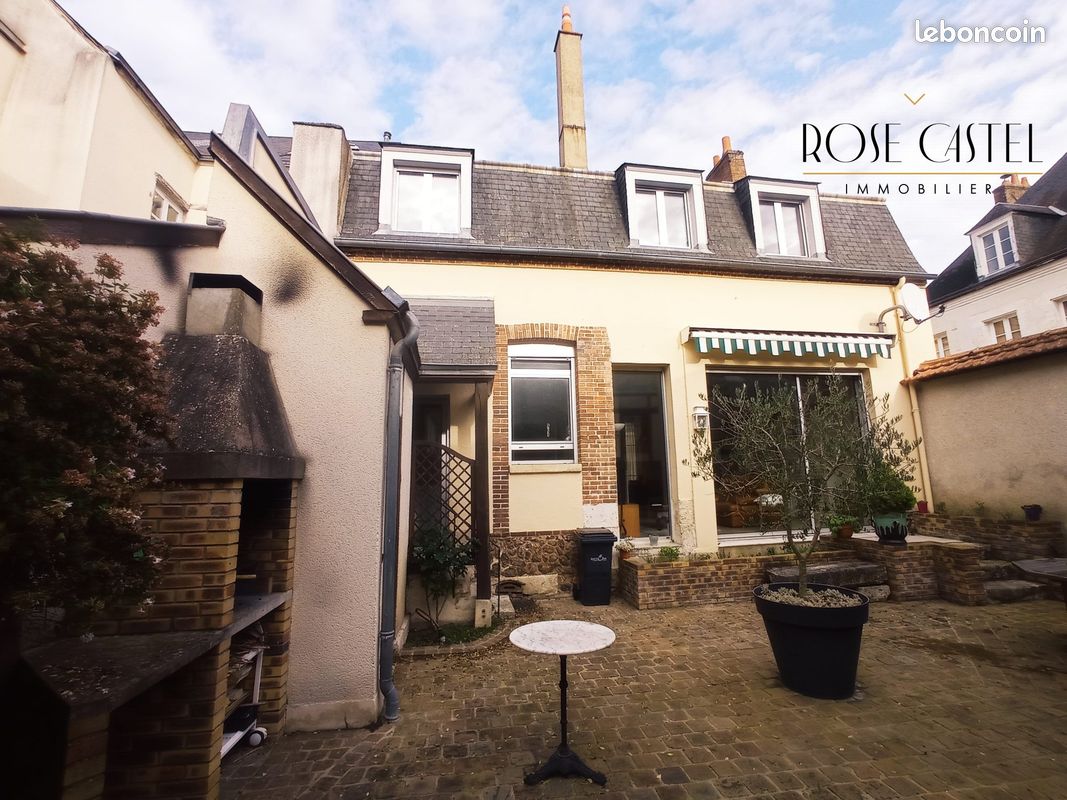 Casa T5 em Chateaudun, France N.º 56339