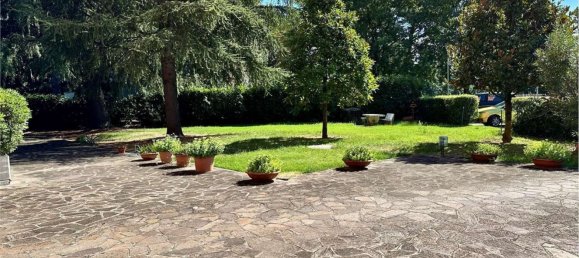 6 bedrooms Apartment in Imola, Italy No. 347691 4