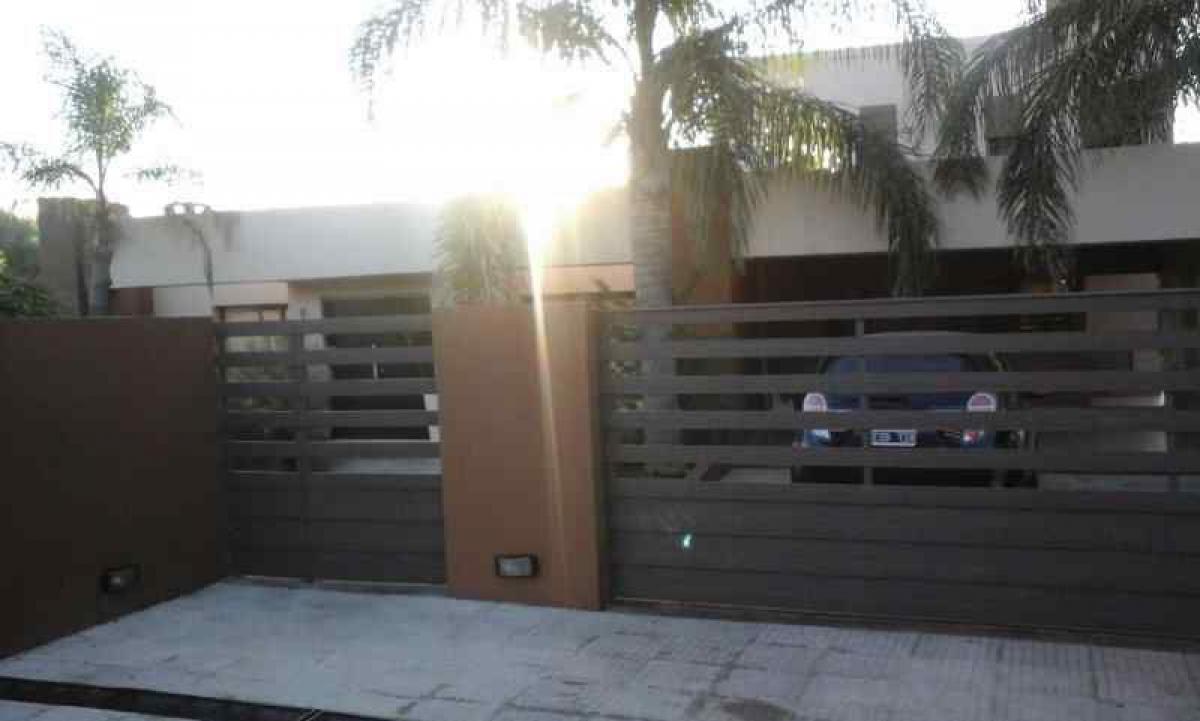 3 bedrooms House in Cordoba, Argentina No. 53635