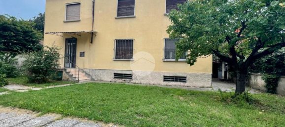 Villa de 4 dormitorios en Orzinuovi, Italy No. 365326 13