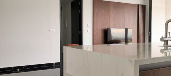 2 bedrooms Apartment in Larnaca, Cyprus No. 1537 3