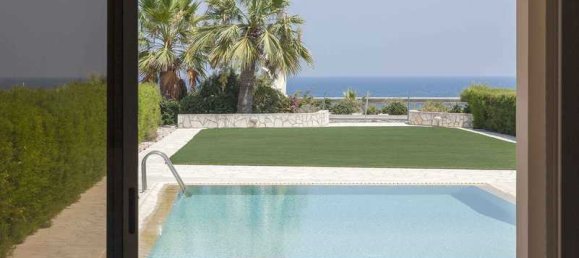 5 bedrooms House in Pervolia, Cyprus No. 10779 2