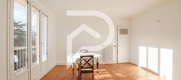 Apartamento de 3 dormitorios en Clamart, France No. 170480 2