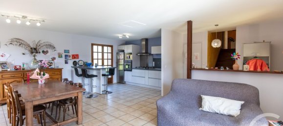 Casa de 3 dormitorios en Montmerle-sur-Saone, France No. 199411 3