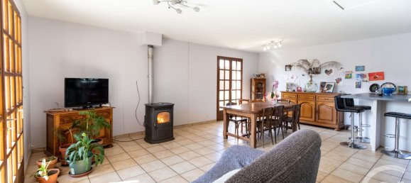 Casa de 3 dormitorios en Montmerle-sur-Saone, France No. 199411 6