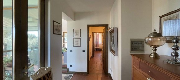Studio in Buggiano, Italy No. 45949 71