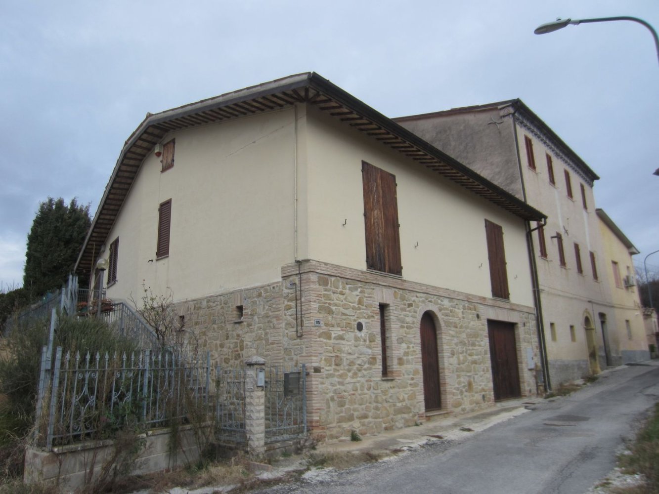 15-Zimmer Haus in Cingoli, Italy, Nr. 238547