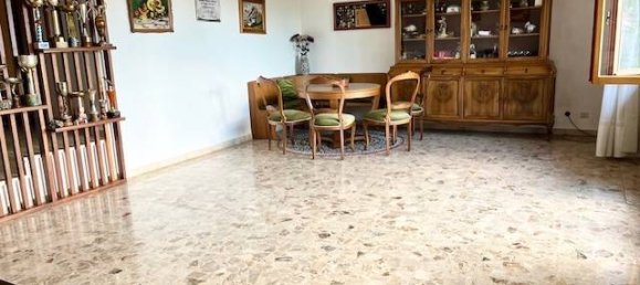 3 bedrooms Villa in Udine, Italy No. 321365 8