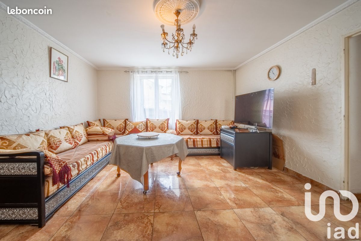 Casa de 5 divisões em Florange, France N.º 55508