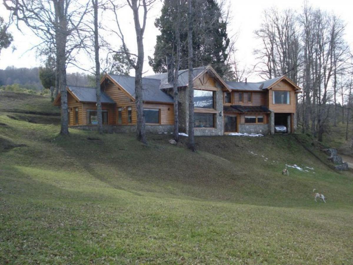 6 bedrooms House in Neuquen, Argentina No. 4736