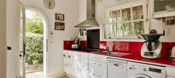 Дом с 5 спальнями в Ла Боль-Эскублак, Франция № 293134 9