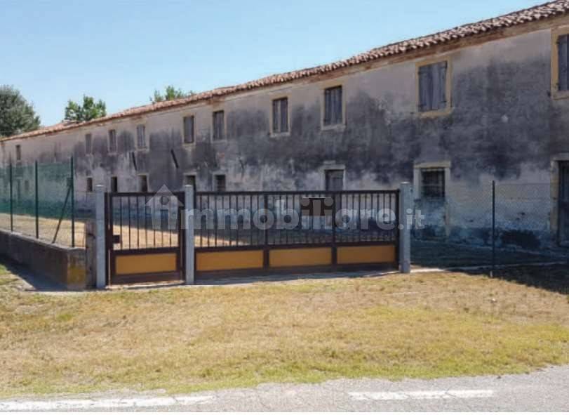 Studio in Isola della Scala, Italy No. 259527