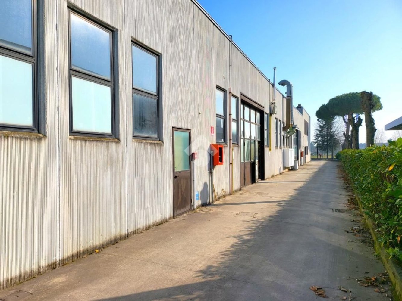 600m² Warehouse in Rimini, Italy No. 141627
