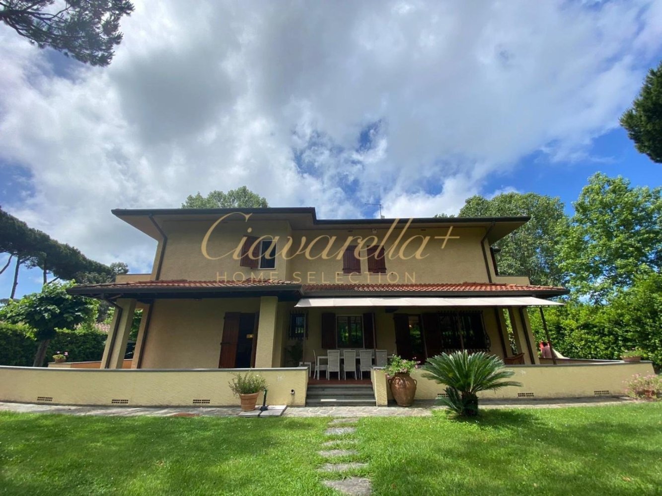 6 bedrooms Villa in Forte dei Marmi, Italy No. 54817