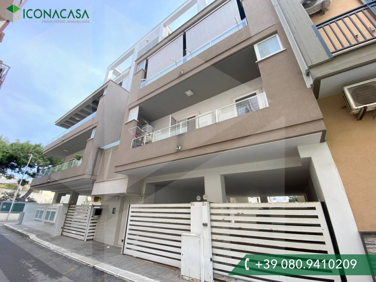 Apartamento de 2 habitaciónes en Modugno, Italy No. 18663