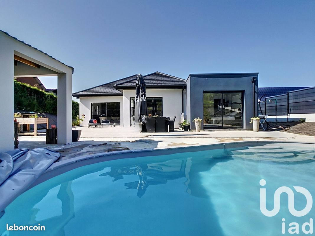 5 bedrooms House in Lumbres, France No. 59758