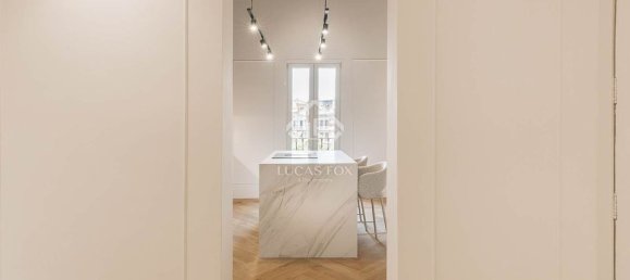 Apartamento de 3 dormitorios en Eixample, Spain No. 176676 22