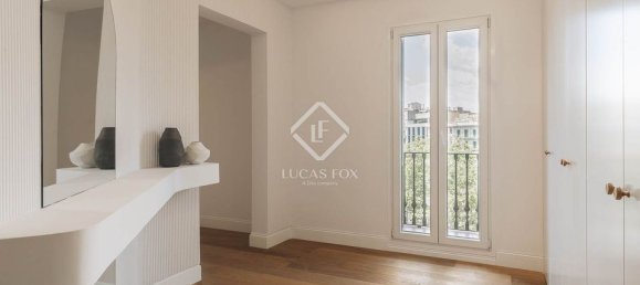 Apartamento de 3 dormitorios en Eixample, Spain No. 176676 14