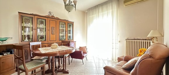 Квартира с 3 спальнями в Пистоя, Италия № 355125 3