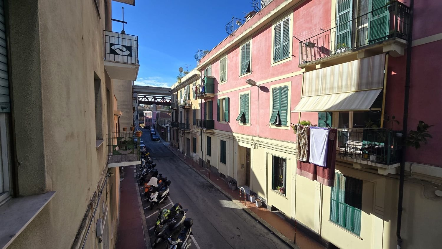 5 rooms Apartment in Savona, Italy No. 299457