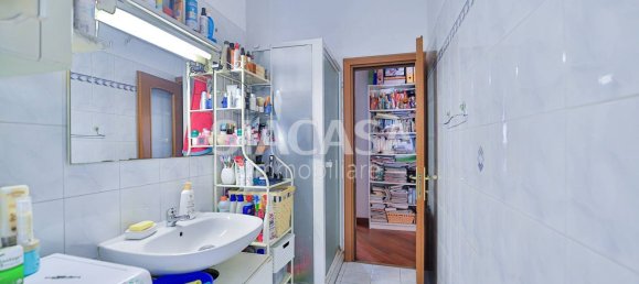 Apartamento de 3 habitaciónes en Carnate, Italy No. 183168 16