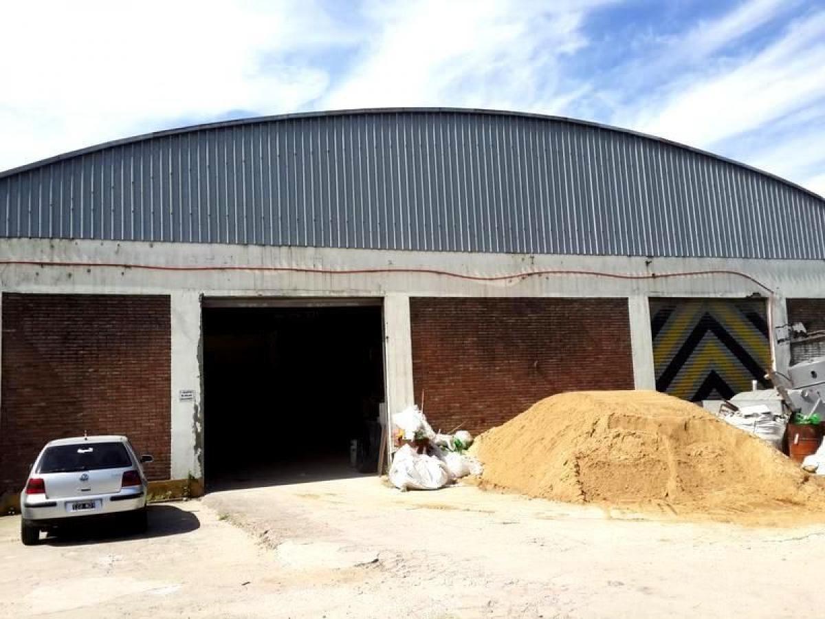 Propriété commerciale à Malvinas Argentinas, Argentina 1452m² No. 27989