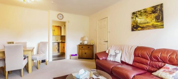 2 bedrooms Bungalow in Croydon, United Kingdom No. 8116 4