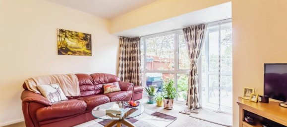 2 bedrooms Bungalow in Croydon, United Kingdom No. 8116 10