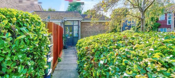 2 bedrooms Bungalow in Croydon, United Kingdom No. 8116 11