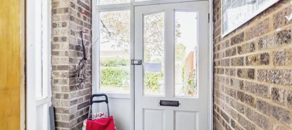 2 bedrooms Bungalow in Croydon, United Kingdom No. 8116 16