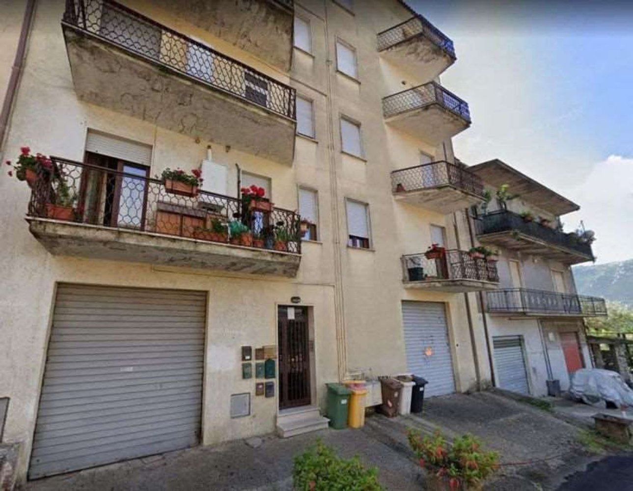 2 rooms Apartment in Roviano, Italy No. 186199