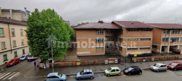 2 bedrooms Apartment in Turin, Italy No. 264436 20