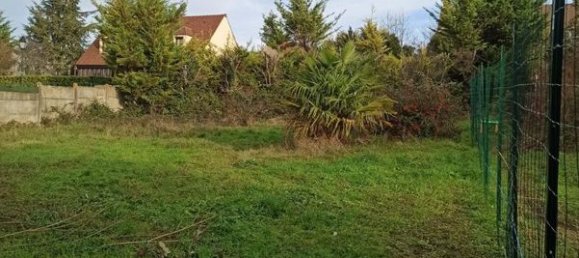 535m² Land in Varennes-Jarcy, France No. 269379 7