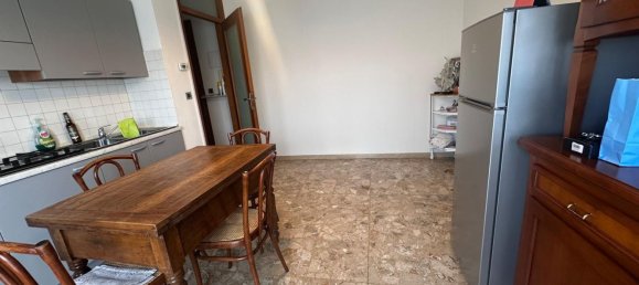 3 bedrooms Apartment in Udine, Italy No. 319964 3