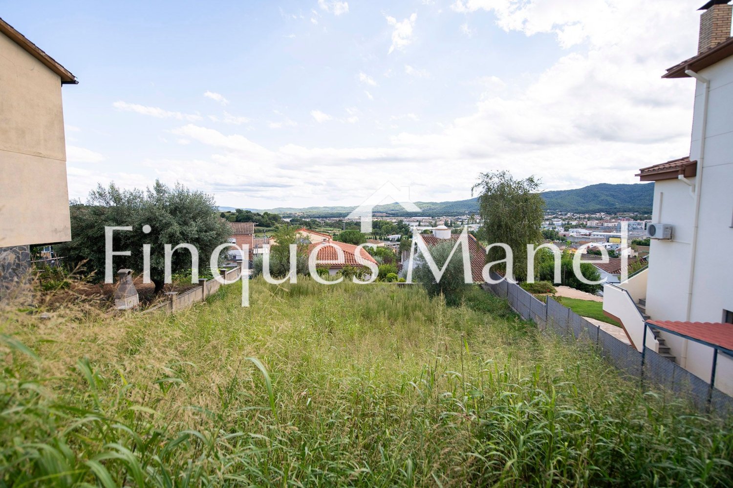 412m² Land in Banyoles, Spain No. 235035