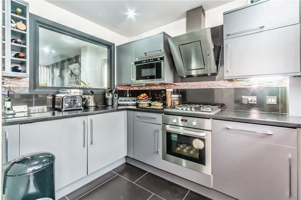 2 bedrooms House in South Croydon, United Kingdom No. 7983