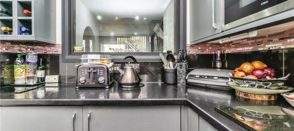 2 bedrooms House in South Croydon, United Kingdom No. 7983 11