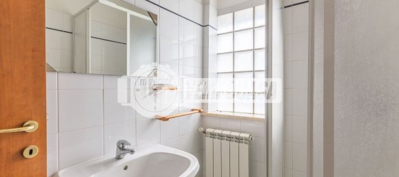 3 bedrooms Apartment in Rome, Italy No. 321191 21