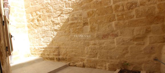  Shop in Mosta, Malta No. 13125 7