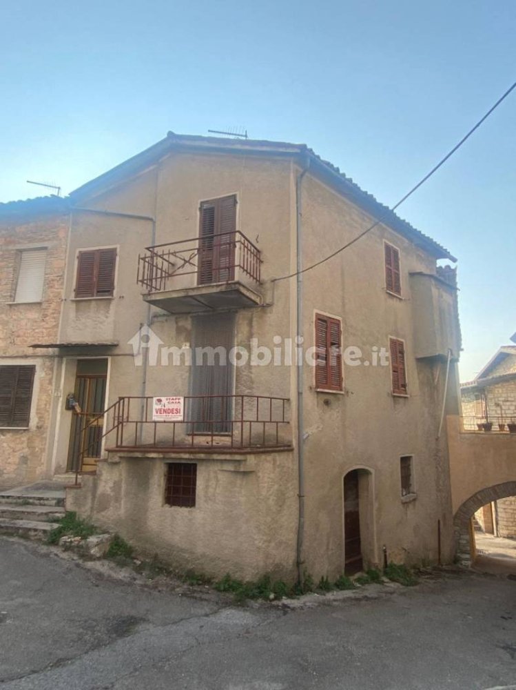 1 bedroom House in Fossato di Vico, Italy No. 304520