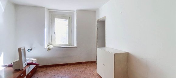 4 rooms House in Calvatone, Italy No. 5076 9