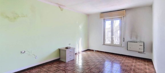 4 rooms House in Calvatone, Italy No. 5076 14