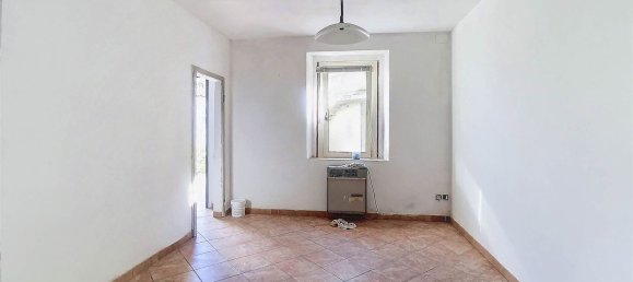 4 rooms House in Calvatone, Italy No. 5076 7