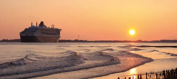 5 rooms House in Steinburg, Germany No. 25670 42