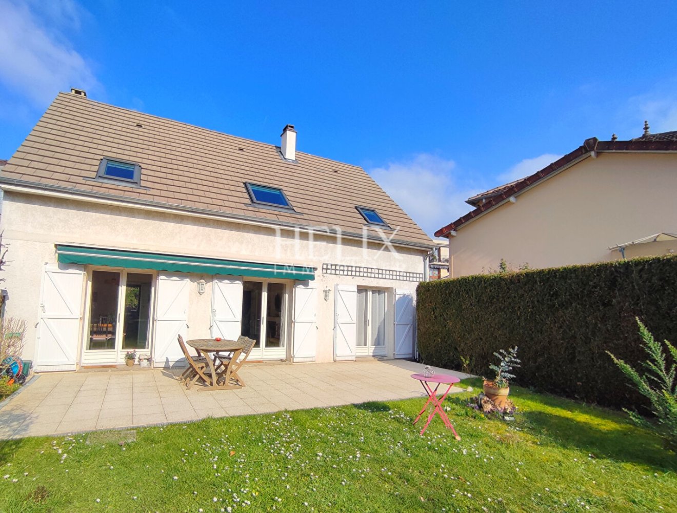 Casa T4 em Le Mesnil-le-Roi, France N.º 136829