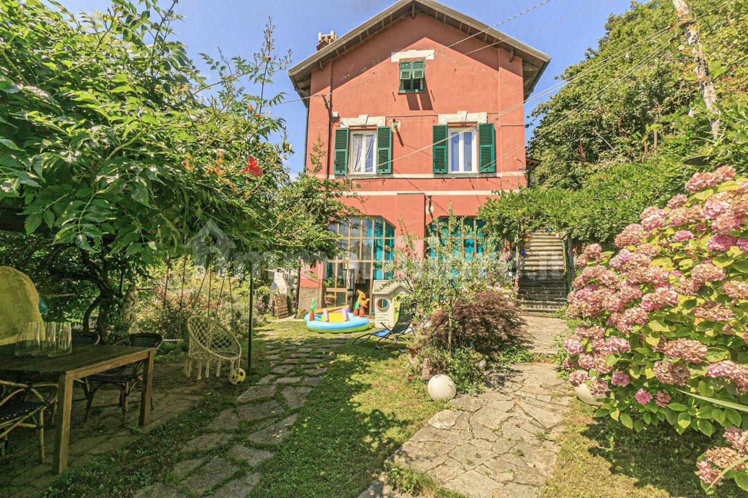 4 bedrooms Villa in Campomorone, Italy No. 302357