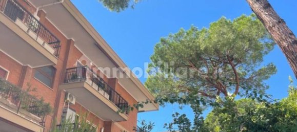 3 bedrooms Apartment in Rome, Italy No. 148951 2