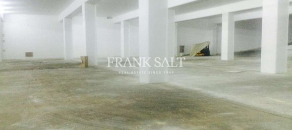 Entrepôt à Qormi, Malta 1800m² No. 13135 6