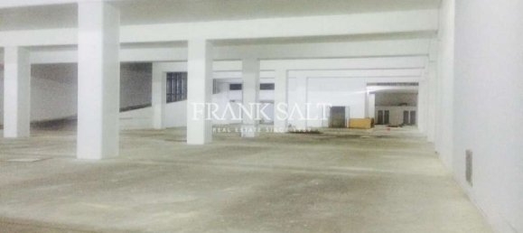 Entrepôt à Qormi, Malta 1800m² No. 13135 4