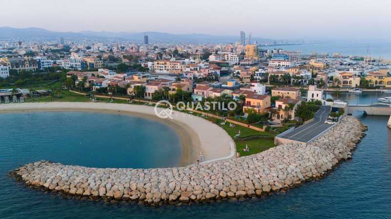 5 bedrooms Villa in Limassol, Cyprus No. 84217